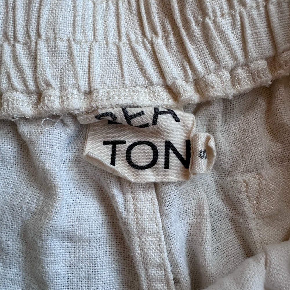 Beaton Linen Running Shorts - Picture 3 of 3